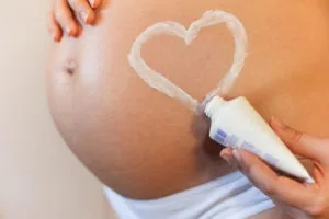 Como evitar estrias na barriga durante a gestação?
