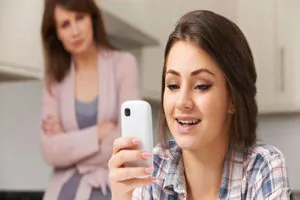 Pais, vejam como sobreviver a adolescência dos seus filhos!